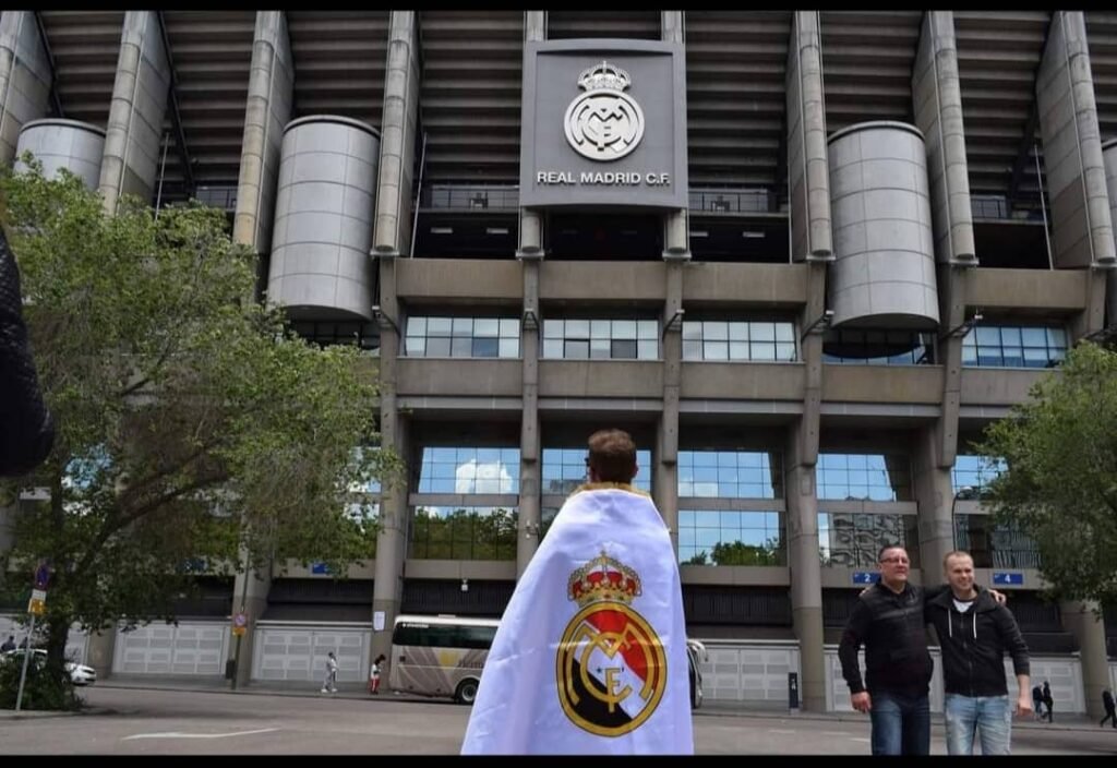 أغنية ريال مدريد تحية تشجيعية من سهر أبو شروف وجميع محبي هذا الفريق وهي من توزيع رواد زيدان استوديو ماجيك نوت