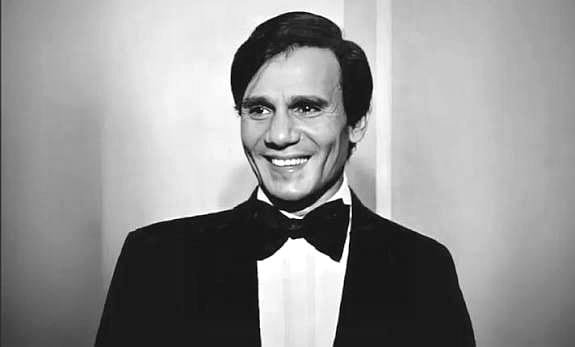 الانتحار بسبب أسمهان وعبد الحليم يعد القاسم المشترك بين مهووسي هذين المطربين أما ما يشاع عن غيرهم من المطربين فهو غير موثق ولا دليل له ولطالما نسم عن حالات الهوس بالمشاهير وكانت أبرز تلك الحوادث