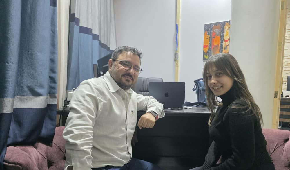 الكاتب والروائي غيث حمزر في لقاء خاص لموقع جدل نيوز كيف تقول الحقيقة والمقياس الوحيد عندي كلما ابتعدت عن خطاب الضحية