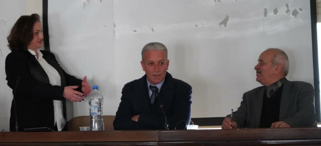 الأستاذة عبير البدعيش في لغة الجسد تتحدث عن كشف الكذب وتمييزه عن الحقيقة في قاعة المحاكم وأمام المحامي ومسلك القضاة